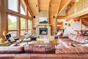 Wild View Lodge, Private Landscape, Hot Tub, 6 BDR - Image 3