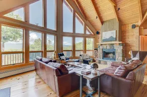 Wild View Lodge, Private Landscape, Hot Tub, 6 BDR - Image 5