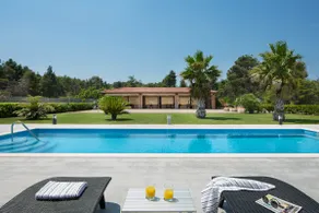 Malibu Grand Royale – Luxury Group Villa - Image 5