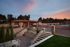 Malibu Grand Royale – Luxury Group Villa - Image 3