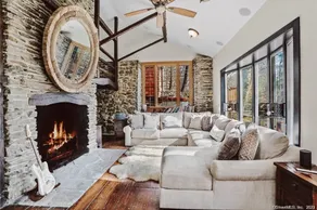 Cozy Riverfront Cottage•Pool•Hot Tub•35 min NYC - Image 5