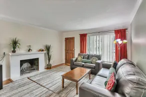 2 bedroom / 1 bath house, convenience and value - Image 4