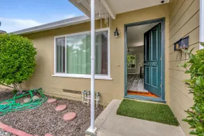 2 bedroom / 1 bath house, convenience and value - Image 2