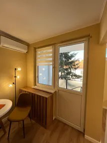 Quiet apartment with balcony and parking space - Image 2