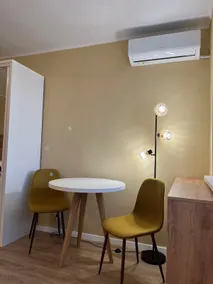 Quiet apartment with balcony and parking space - Image 4