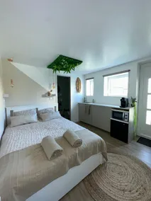 Nice cozy independent studio - Image 2