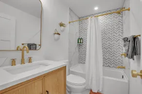 SnowPine Condo, King Bed, 2 Full Baths - Image 4