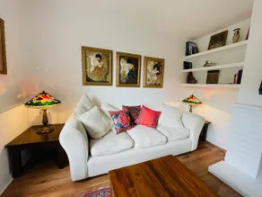 Hidden Cottage with Parking in Esher Surrey - Pass the Keys - Image 5