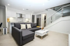 Brand new 5 bedroom house close to Rouse hill - Image 3