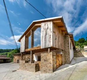 Benaki 90, a spectacular village house. - Image 4