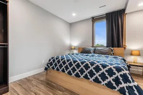 Peaceful 1 bedroom suite - Image 2
