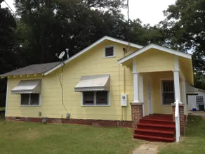 Payton Place Bright Yellow House - Image 3