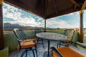 Lake front Spacious Home steps to Golf & Ocean ! - Image 2