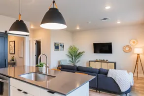 New Luxury Apartment in Billings - Image 5