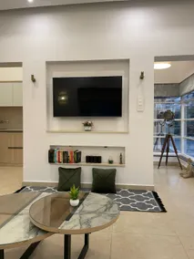 Studio West • Entire Rental Unit • Free Parking - Image 4