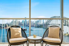 Sydney's Landmark Views from Luxury 2Bd Apt - Image 4