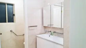 3 Bedroom Luxury Home With Games - Image 4
