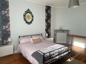Fully-equipped 2-bedroom house - Image 2