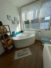 Cheerful townhouse with garden - Image 4