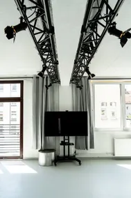 Design Studio Apartment - Image 2