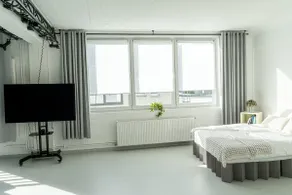 Design Studio Apartment - Image 3