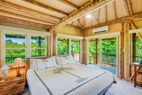 The Iconic Bamboo House~Hot Tub~Panoramic Views~AC - Image 3