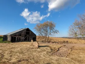 Little House in the Valley - Image 4