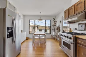 Two Bedroom Home Near the Freeway for Easy Access - Image 2