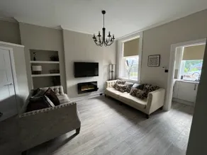 Stylish one bed apartment - Image 5