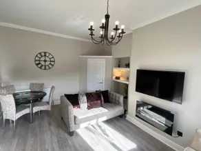 Stylish one bed apartment - Image 3