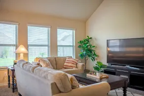 Gorgeous Spacious House in Central Richmond - Image 2