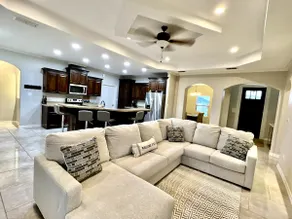 Golden Sanctuary/ Spacious 3 bed, 2 baths - Image 3