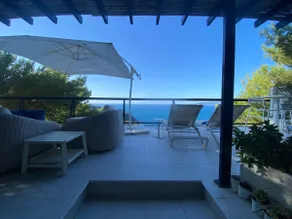 Cozy House with Stunning View - Image 2