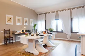 [Luxury Apartment] in Villa with Pool and centuries-old park - Image 5