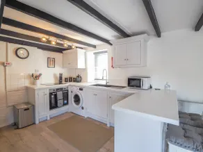 The Coach House Newcastle Emlyn - Image 4