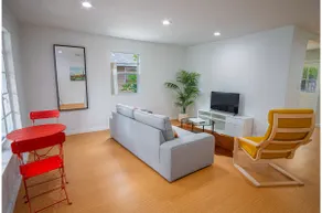 Serene 2BR1BA Residence in Peaceful San Antonio - Image 3