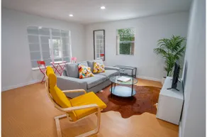 Serene 2BR1BA Residence in Peaceful San Antonio - Image 2
