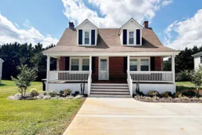 Leesville Getaway | 6 minutes from LU, Hidden Gem! - Image 3