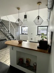 Ideal renovated & bright loft in the center - Image 4