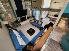 Townhouse w/ cathedral ceilings & inspiring views - Image 3