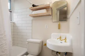Cozy Studio Apt, 5 min walk to downtown - Image 5