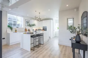 Luxury Apartment (B) in Duxford - Image 4