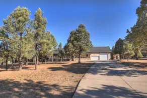 Minnow's Big Bear Estate 1.5 Acres W Game Room - Image 2