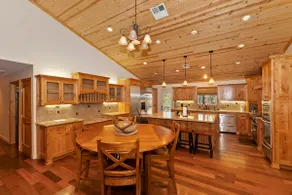 Minnow's Big Bear Estate 1.5 Acres W Game Room - Image 5