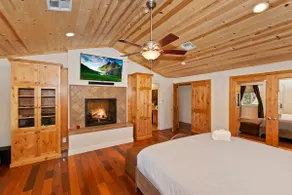 Minnow's Big Bear Estate 1.5 Acres W Game Room - Image 4
