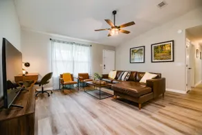 Stylish Family Friendly Bungalow - Image 3