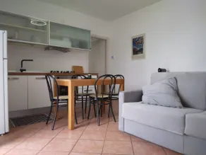 Max's House - Image 2
