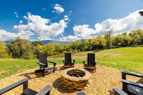 Howdy Cabin: Hot Tub, Stunning Views, EVSE, Wi-Fi - Image 5