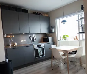 Cozy-modern 1-bed Apartment - Image 2