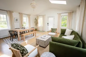 Downtown Sanctuary: Bright, Airy & Renovated - Image 2